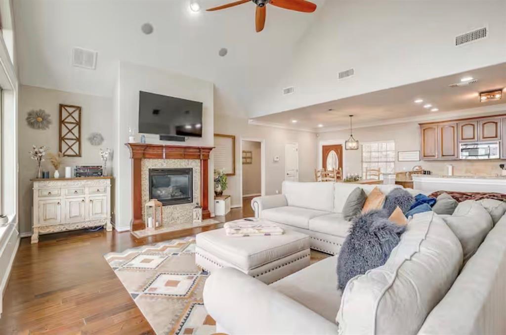 2600 River Ridge