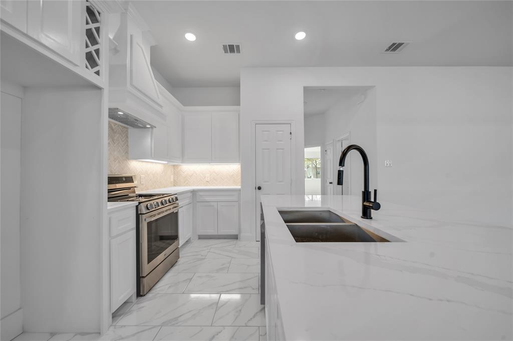 Anthony Place - Residential