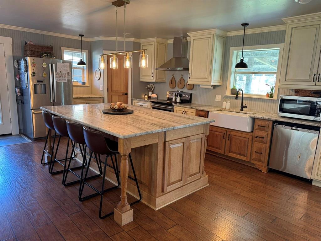 806 Oakhollow Road