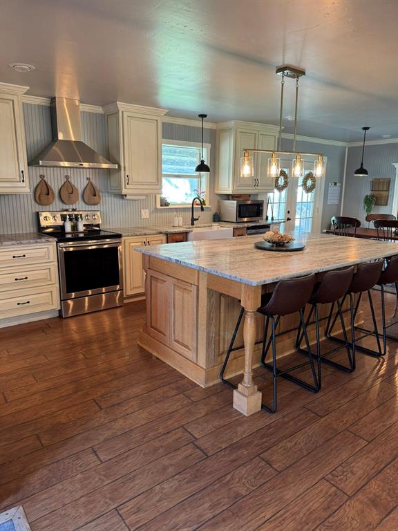 806 Oakhollow Road