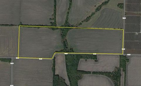 Photo of 84 AC County Rd 1057, Greenville, TX 75401 (MLS # 21241771)