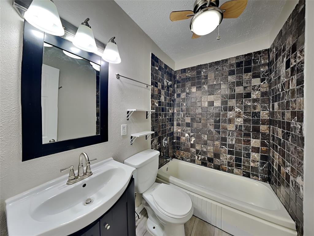 Ross Ave Annex 01 - Residential Lease