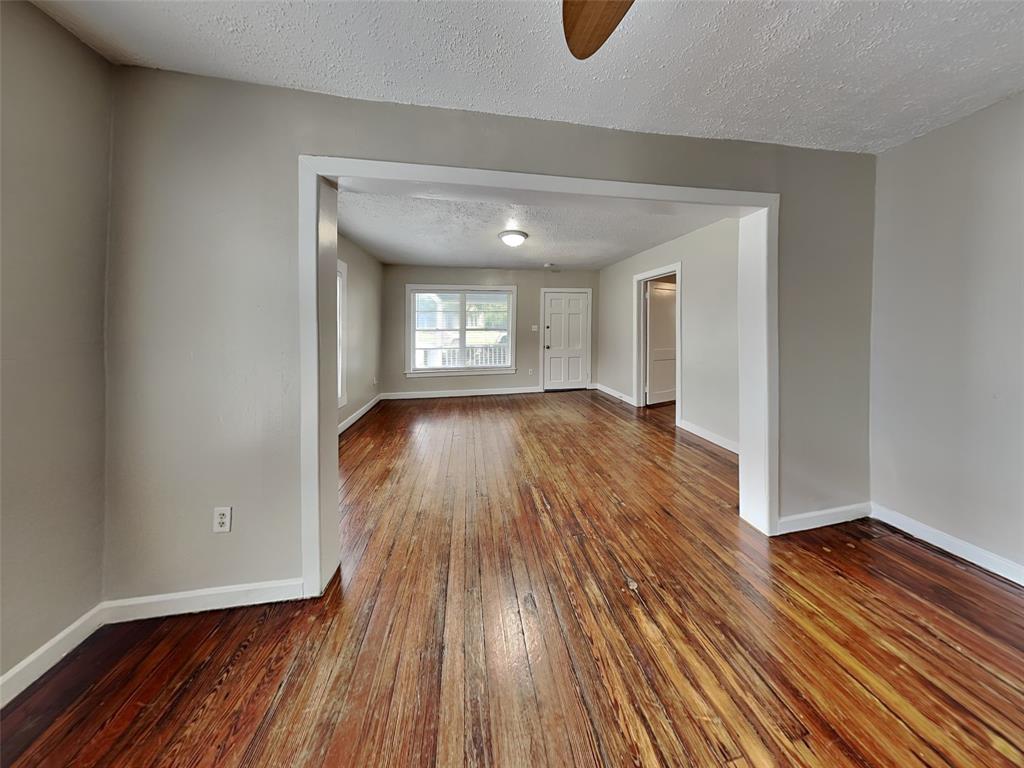 Ross Ave Annex 01 - Residential Lease