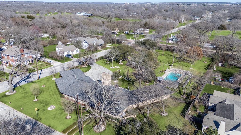 1202 S Lindsay Street