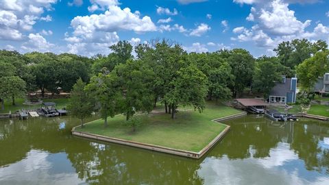 504 Harbor Drive S Azle TX 76020