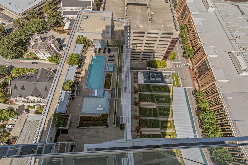 1301 Throckmorton Residences - Residential