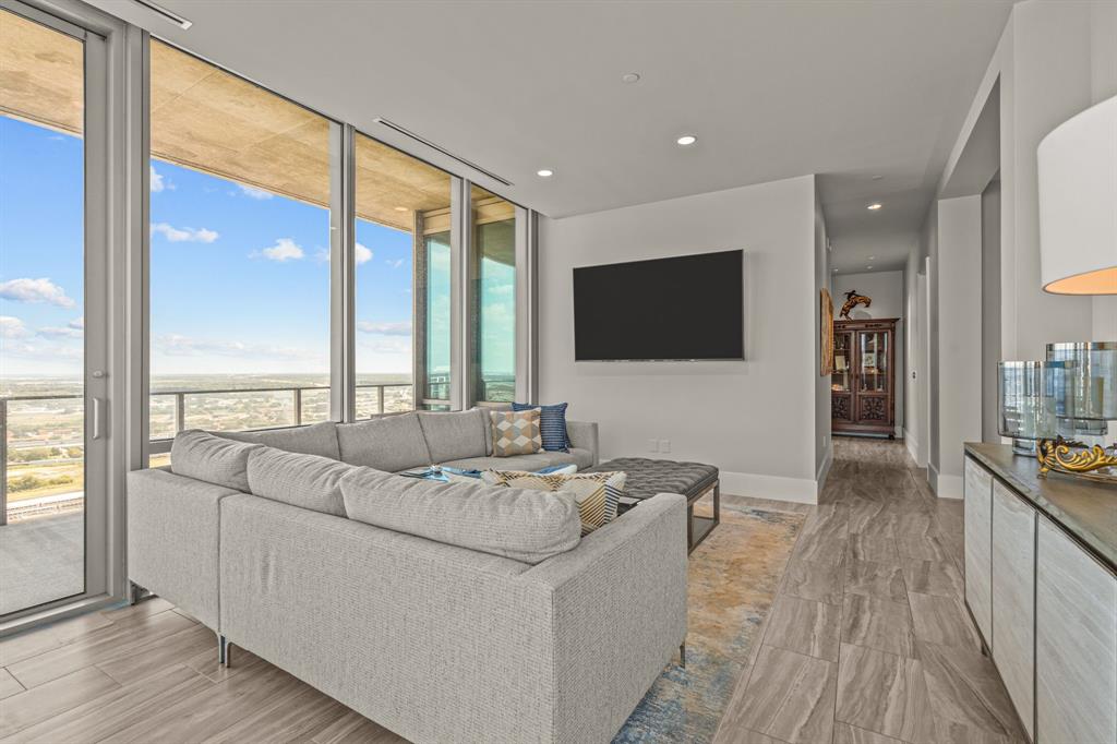 1301 Throckmorton Residences - Residential