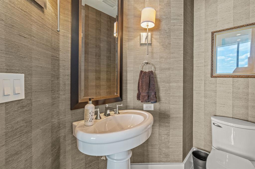 1301 Throckmorton Residences - Residential