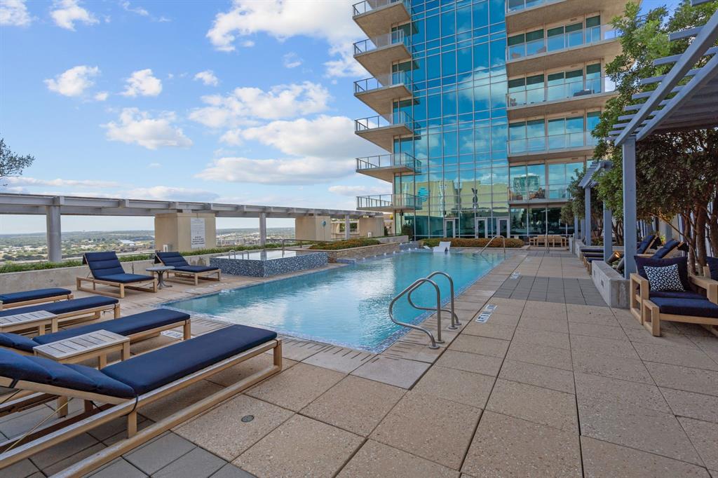 1301 Throckmorton Residences - Residential