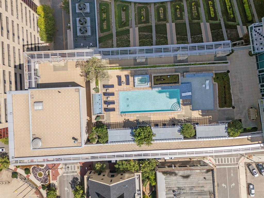 1301 Throckmorton Residences - Residential