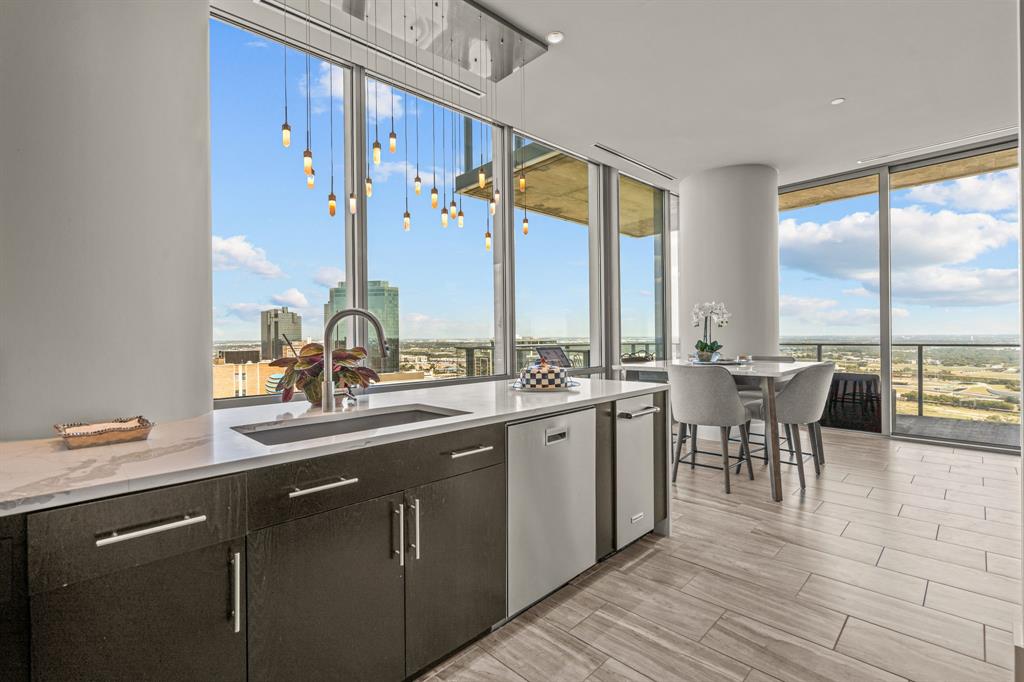 1301 Throckmorton Residences - Residential