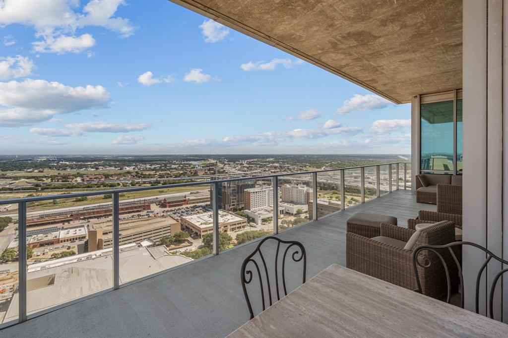 1301 Throckmorton Residences - Residential