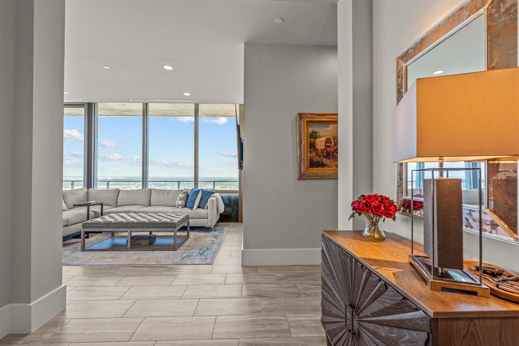 1301 Throckmorton Residences - Residential