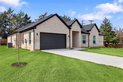 Photo of 2217 S Peachtree Court, Denison, TX 75020 (MLS # 21311790)