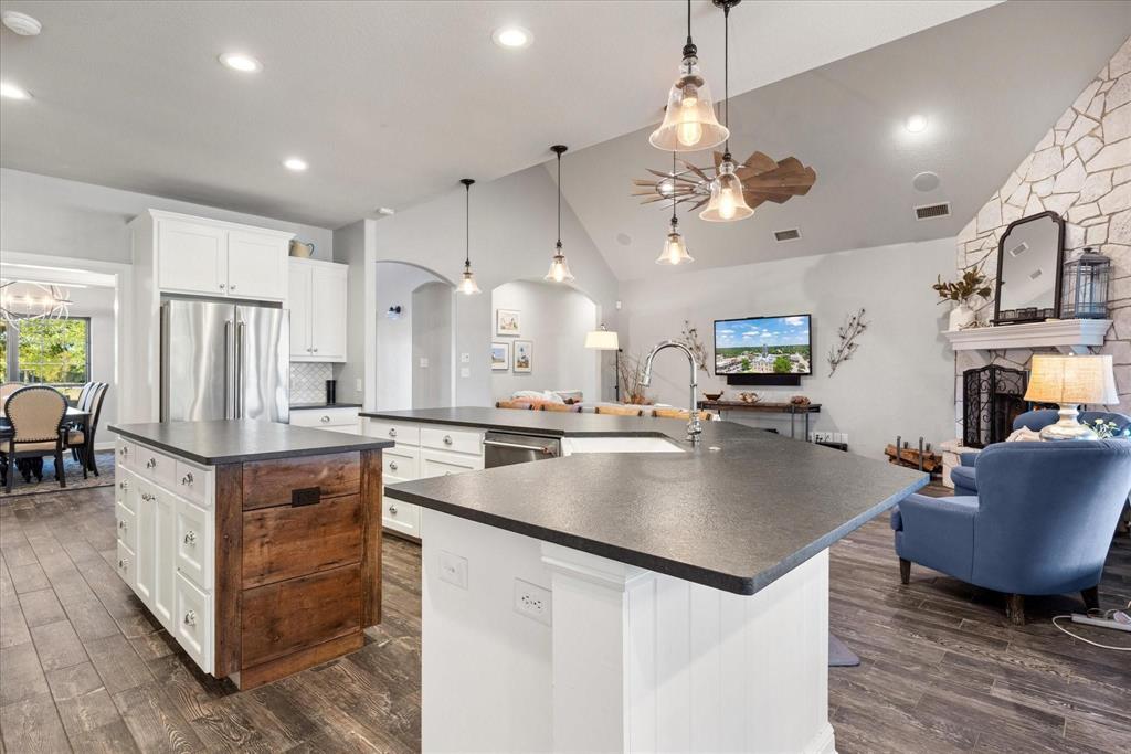 The Oak Of Glen Rose - Residential