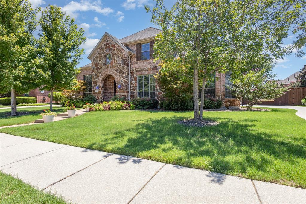 800 High Willow Drive