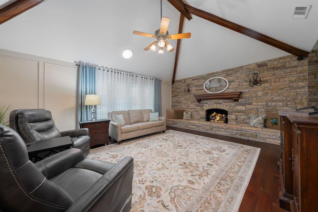2660 Mariposa Circle