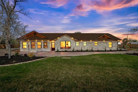 Photo of 1404 S Robinson Drive, Robinson, TX 76706 (MLS # 21215143)