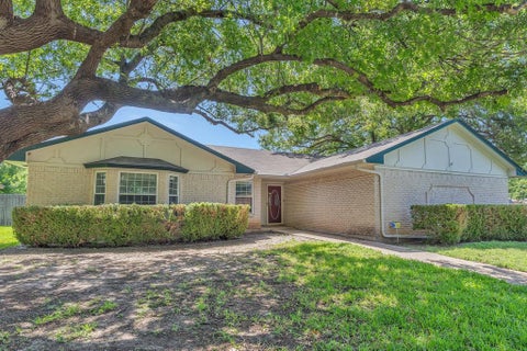 Tiny photo for 1720 Timbercreek Road, Benbrook, TX 76126 (MLS # 21340495)