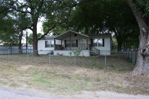 A home in Graford