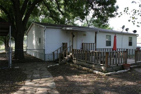 A home in Graford