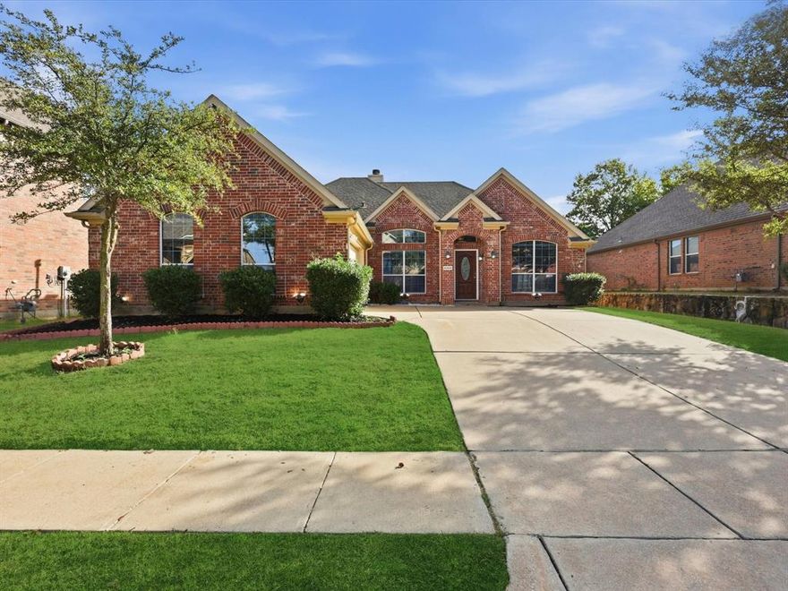 Welcome to this beautiful 3-bed, 2-bath home in the desirable Oak Meadows community of Arlington. Inside, the home offers a smooth, open layout with a kitchen featuring quartz countertops, ample cabinet space, and effortless connection to the living and dining areas. Wood-look tile runs throughout the main areas, complemented by fresh paint and new carpet for a truly move-in-ready feel. The living area features a gas fireplace perfect for cozy evenings at home. The spacious primary suite offers a soaking tub, separate shower, double vanity, and a large walk-in closet. Outside, enjoy a generous backyard with no neighbors behind, giving you added privacy and room to relax or entertain. A well-kept home in a quiet, established neighborhood with a side entry garage you don’t want to miss this one.