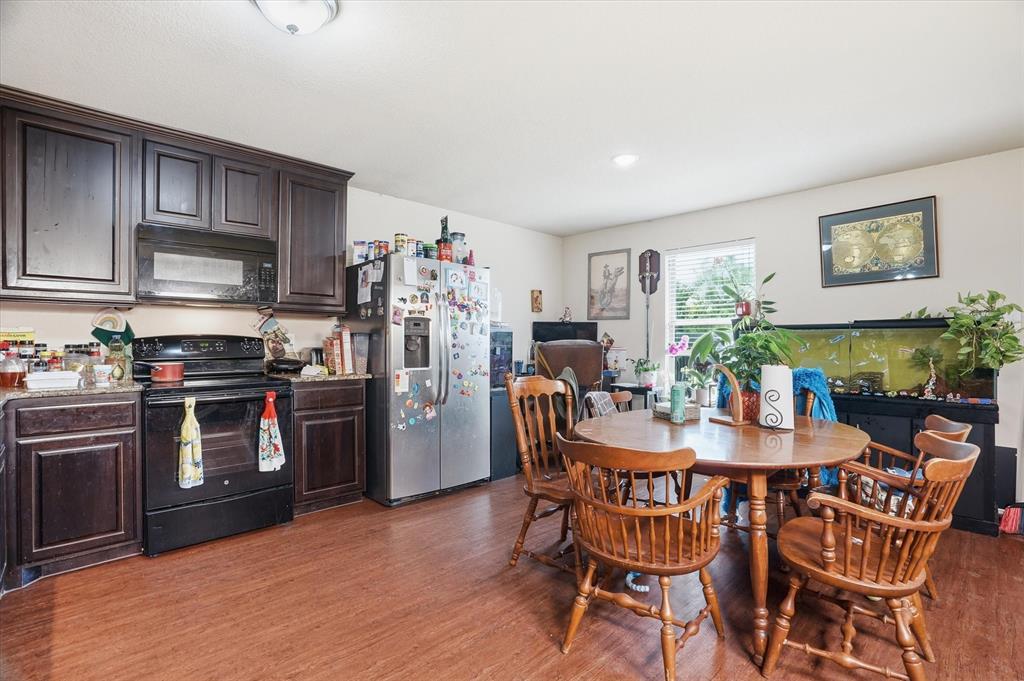 1812 Village Park Trail