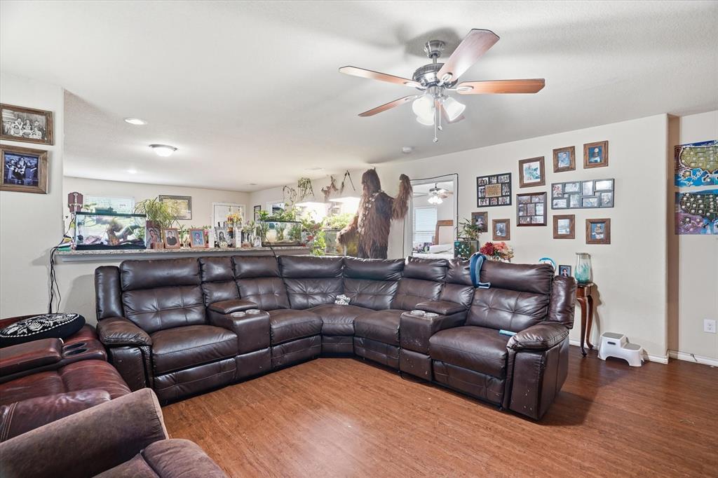 1812 Village Park Trail