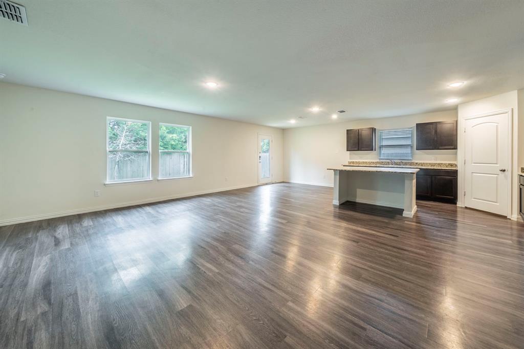 108 W North Creek Drive