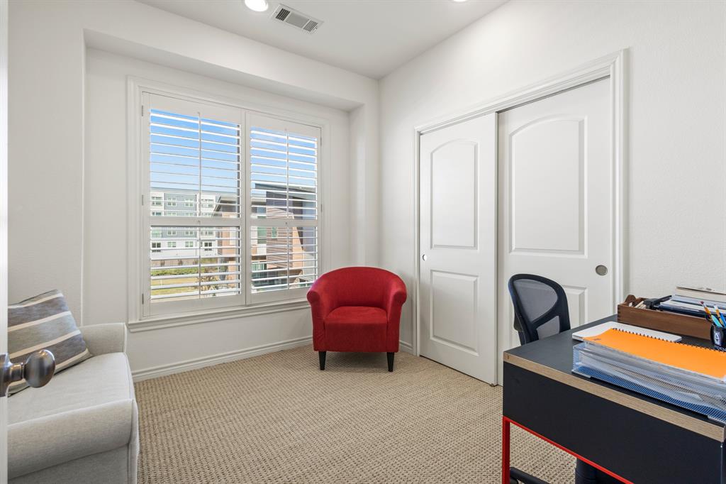 Citta Twnhms Condos - Residential