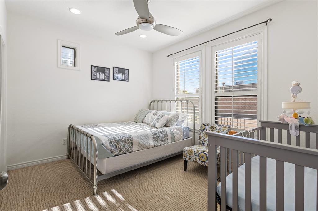 Citta Twnhms Condos - Residential