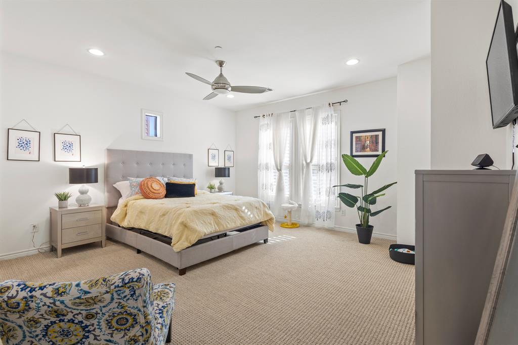 Citta Twnhms Condos - Residential