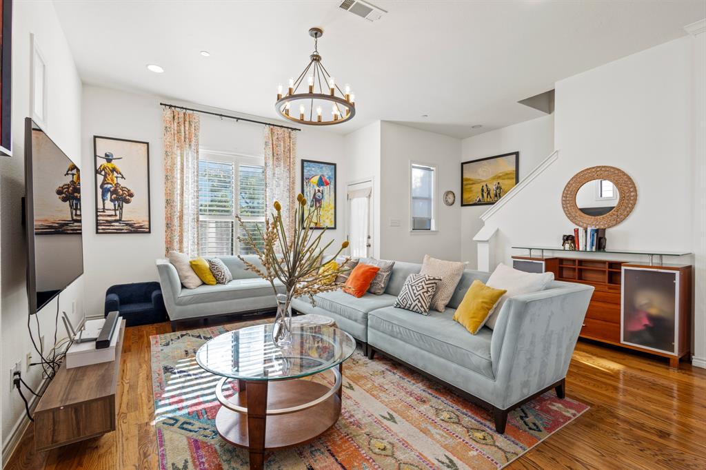 Citta Twnhms Condos - Residential