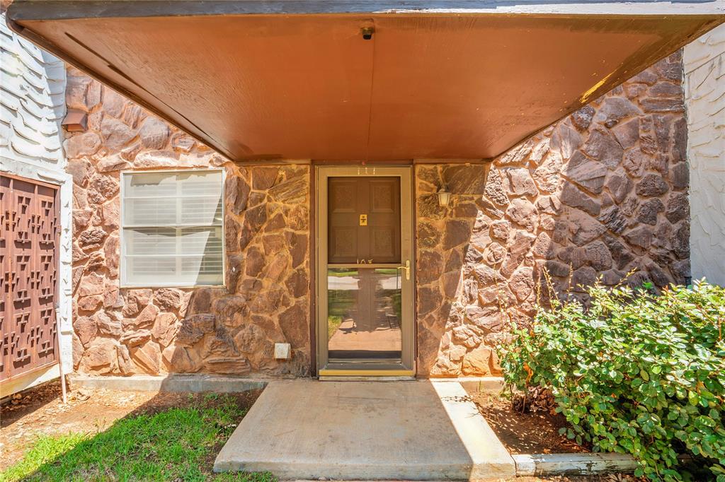 1719 E Grauwyler Road 103