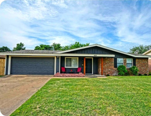 Photo of 610 Jones Street, Euless, TX 76040 (MLS # 21385123)