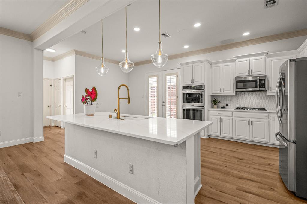 10601 Whispering Pines Drive