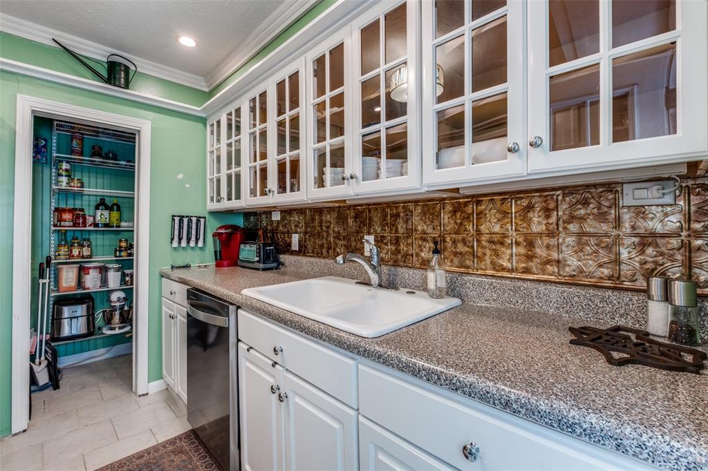 Westbury Park Condos - Residential Lease