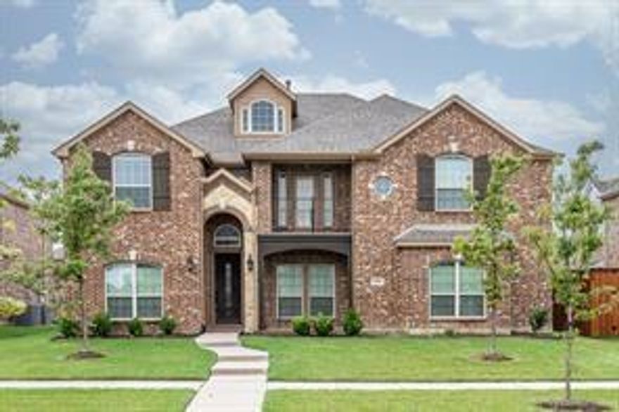 East-facing elegance meets family-friendly living in the heart of Frisco’s Ridgeview at Panther Creek—this spacious home is move-in ready and waiting for you.
With over 4,100 sq. ft., this 5-bedroom, 4-bath beauty blends comfort, convenience, and community in one perfect lease opportunity. Step inside to an open, sun-filled floor plan where the chef’s kitchen—complete with a granite island, stainless steel appliances, and abundant cabinetry—flows seamlessly into the dining and living spaces. The extended kitchen and breakfast area easily accommodates a large table, creating the perfect spot for family meals and gatherings, while also making the living room more spacious than many homes in the neighborhood.
The downstairs primary suite is a private retreat with a spa-like bath, separate vanities, a garden tub, and a cozy sitting area. An additional full bath on the main level means the dedicated office—with its own closet—can easily convert to a 6th bedroom for guests, multi-generational living, or flexible space. Upstairs, four bedrooms surround a large game room and private media room, providing endless options for play, study, or movie nights.
Step outside to a covered patio and generous backyard—perfect for barbecues, kids at play, or evening relaxation. The community itself is a standout, offering two playgrounds, soccer and cricket fields, and even a skate park just steps away.
Families will love the walkability to Sem Elementary and Maus Middle School and zoning to Heritage High in top-rated Frisco ISD. Plus, with quick access to Coit Rd., Hwy 121, and the Dallas North Tollway, commuting and conveniences are effortless.
This home combines everyday function with spaces that inspire connection and comfort, making it ideal for families seeking the best of Frisco living.
? Immediate move-in available—schedule your showing today and secure this Ridgeview at Panther Creek gem before it’s gone!