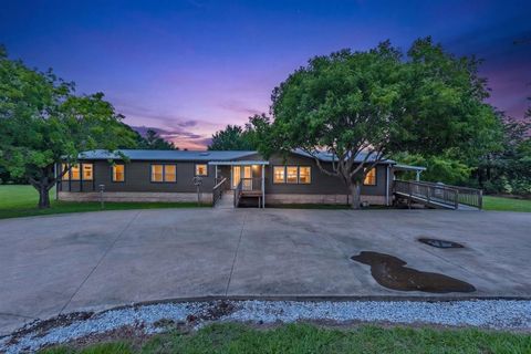 Photo of 686 FM 1903, Greenville, TX 75402 (MLS # 21315026)