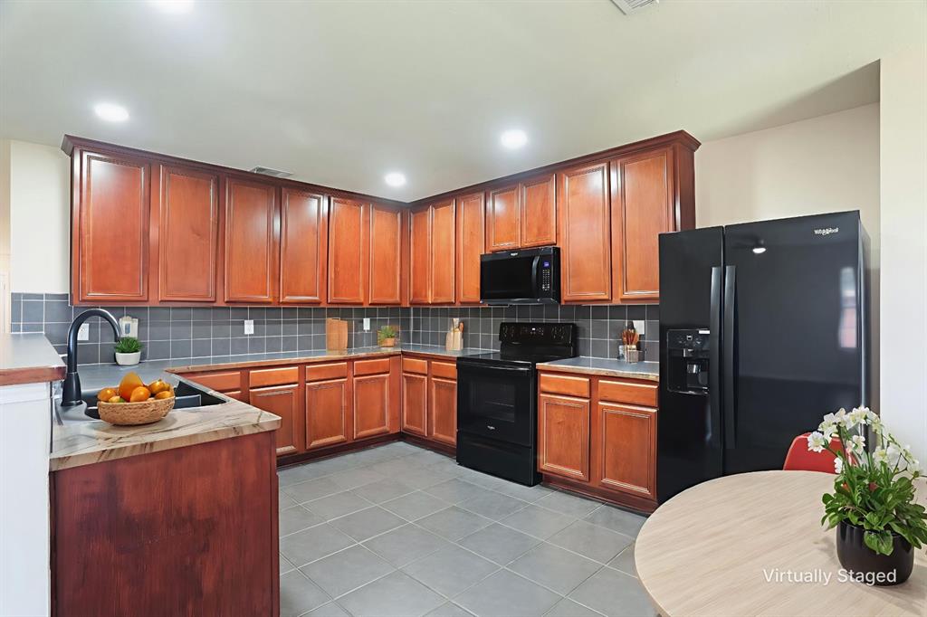 2513 Tan Oak Drive