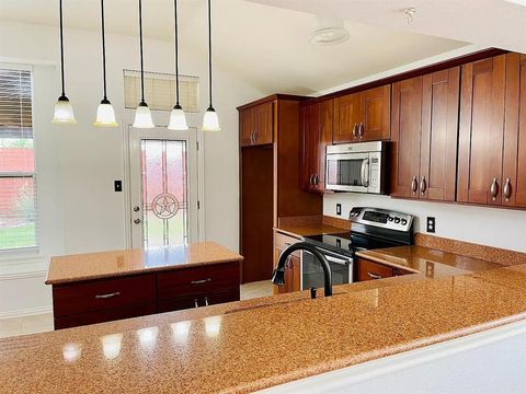 Photo of 4829 Fox Ridge Lane, McKinney, TX 75071 (MLS # 21141521)