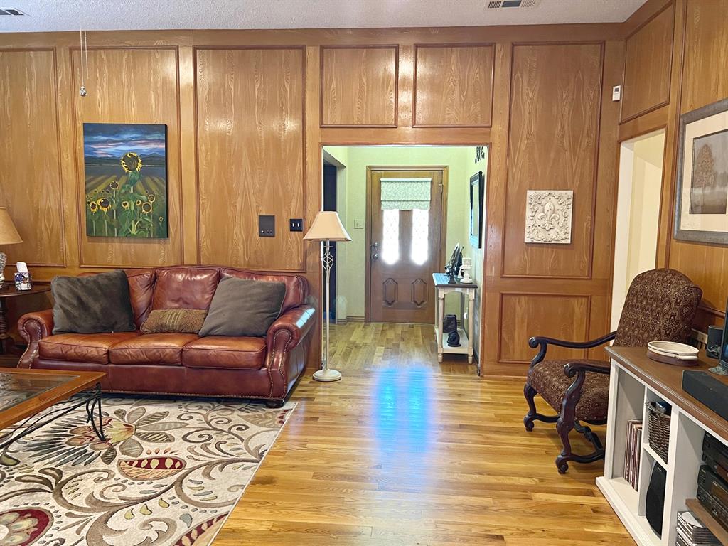 1601 Oak Creek Drive