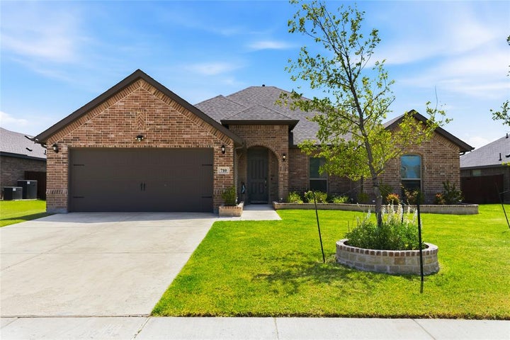 Photo 1 of 40 — 710 Truchas Avenue, Forney, TX 75126