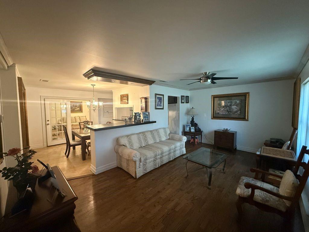 3526 W Rochelle Road