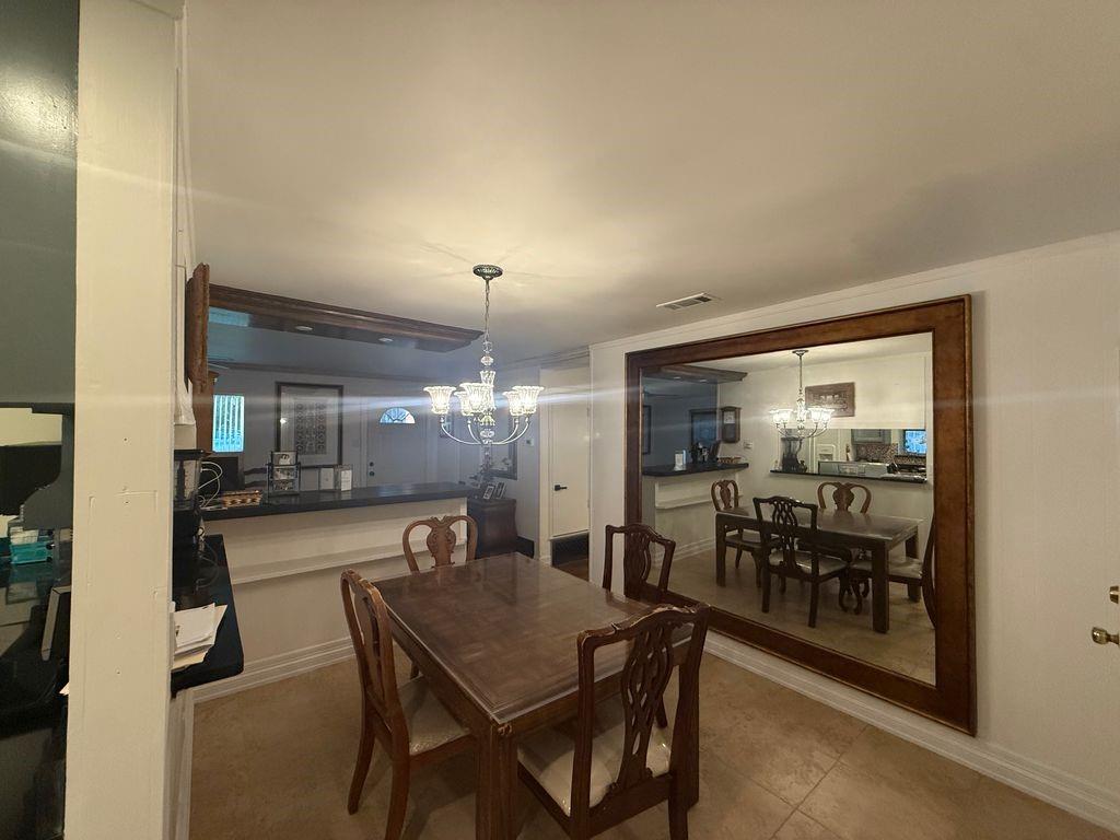 3526 W Rochelle Road