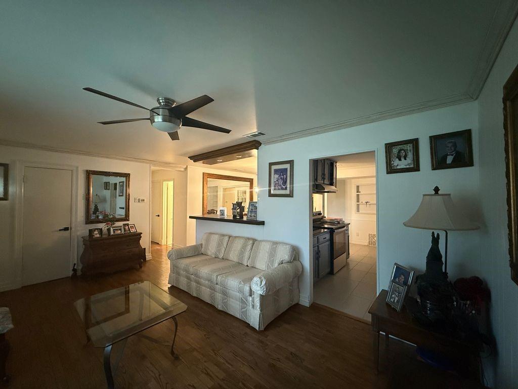 3526 W Rochelle Road