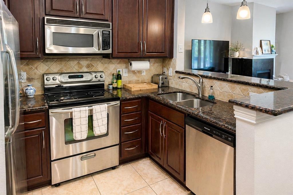 2201 Wolf Street 2206