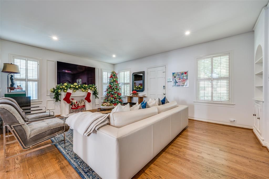 4409 Mockingbird Lane