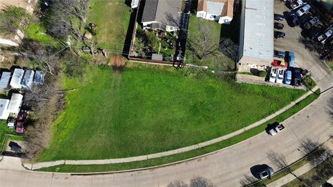 810 Hopkins Street Garland TX 75040