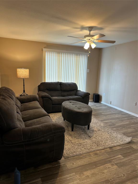 218 N Texas Boulevard 201